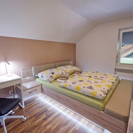 アパート Apartma Storzic ゴレンスカ地方